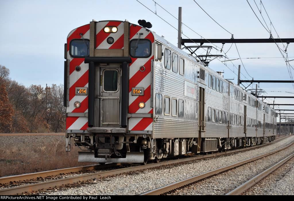 Westbound South Shore Commuter comes into the station